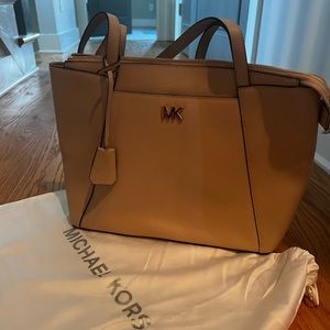 Brand New Michael Kors Maddie Tote